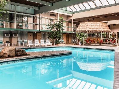 סטרודסברג Fairbridge Inn & Suites Poconos מראה חיצוני תמונה