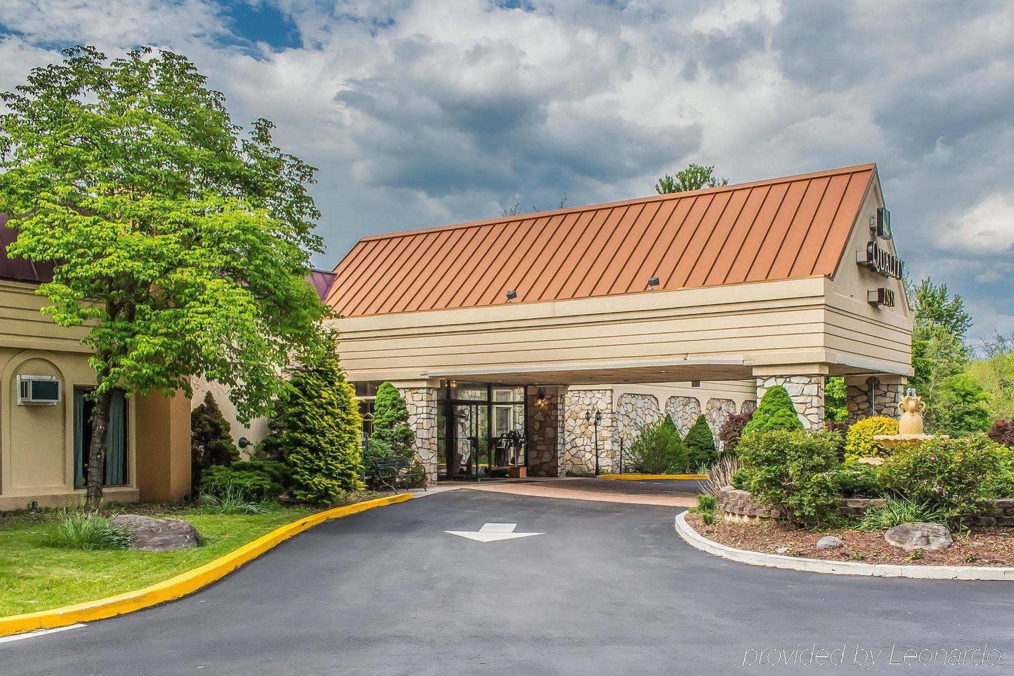 סטרודסברג Fairbridge Inn & Suites Poconos מראה חיצוני תמונה