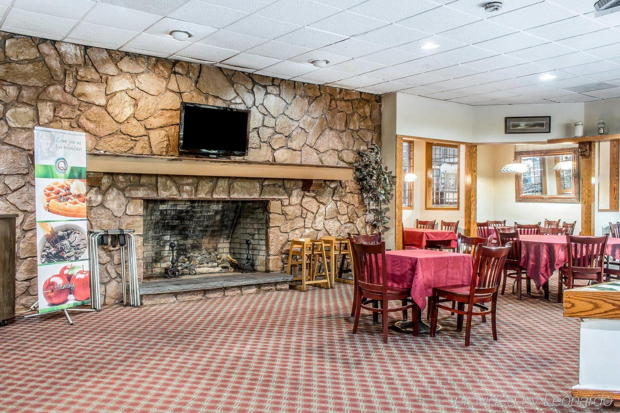 סטרודסברג Fairbridge Inn & Suites Poconos מראה חיצוני תמונה
