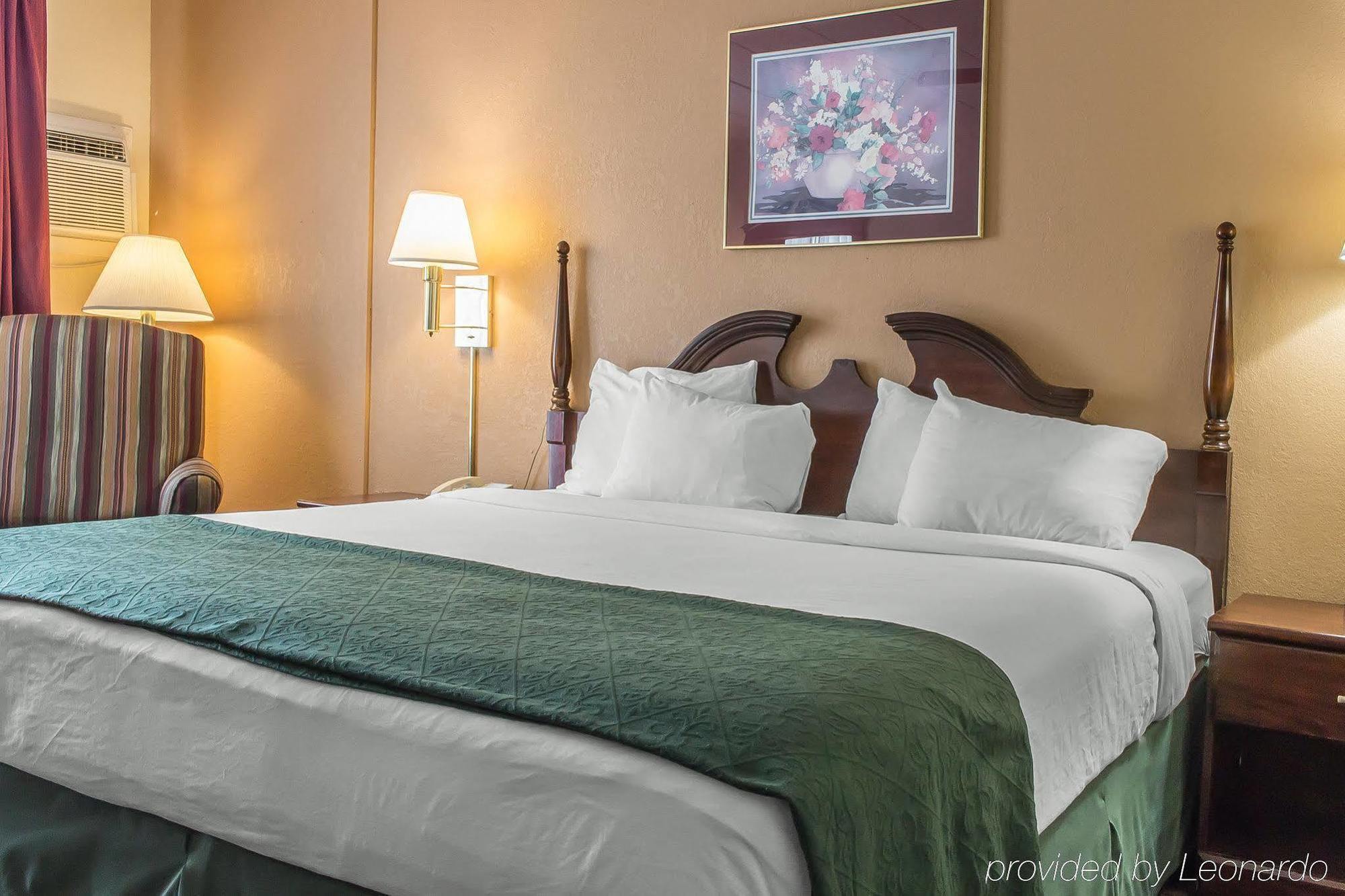 סטרודסברג Fairbridge Inn & Suites Poconos מראה חיצוני תמונה