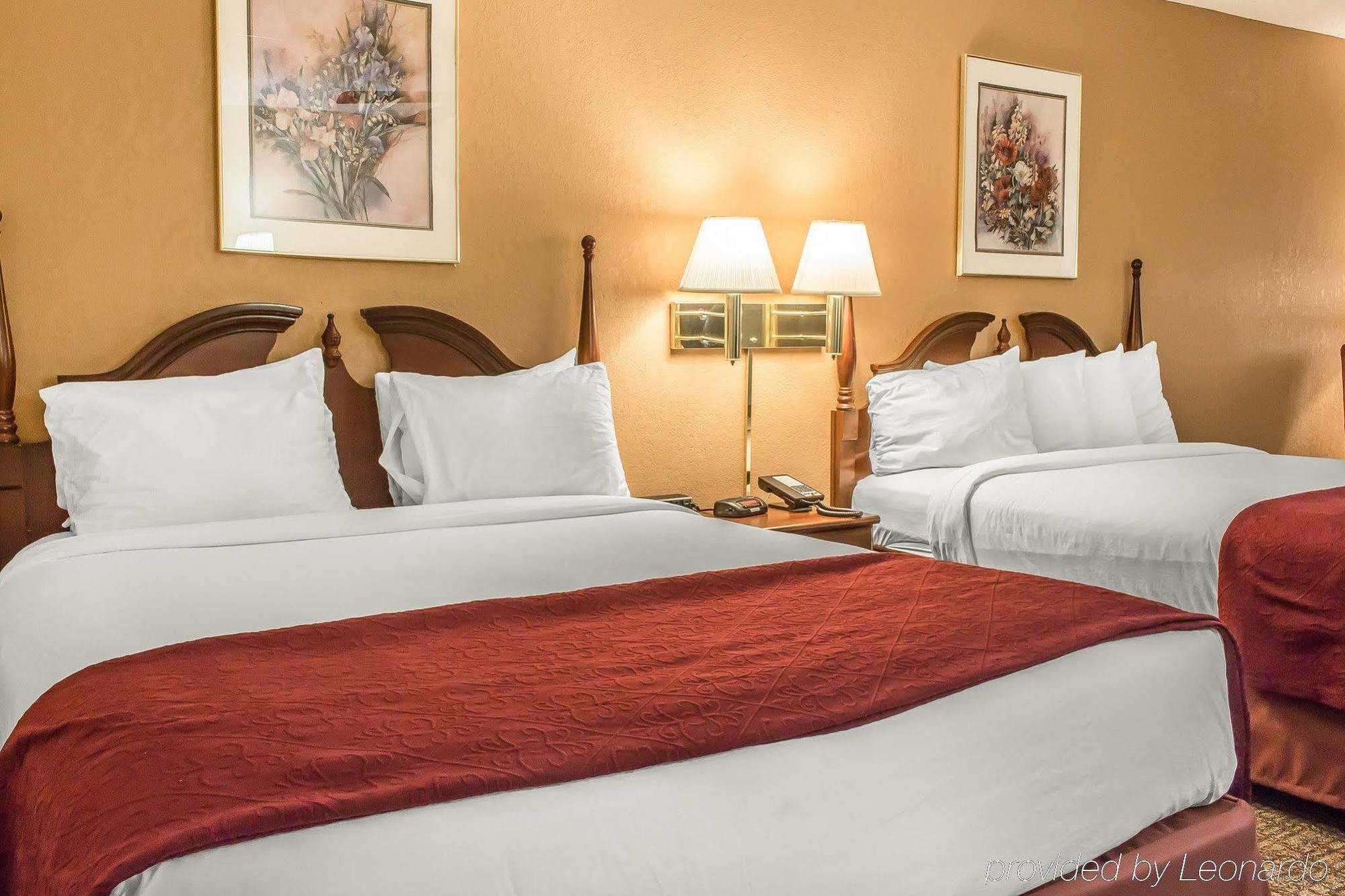 סטרודסברג Fairbridge Inn & Suites Poconos מראה חיצוני תמונה