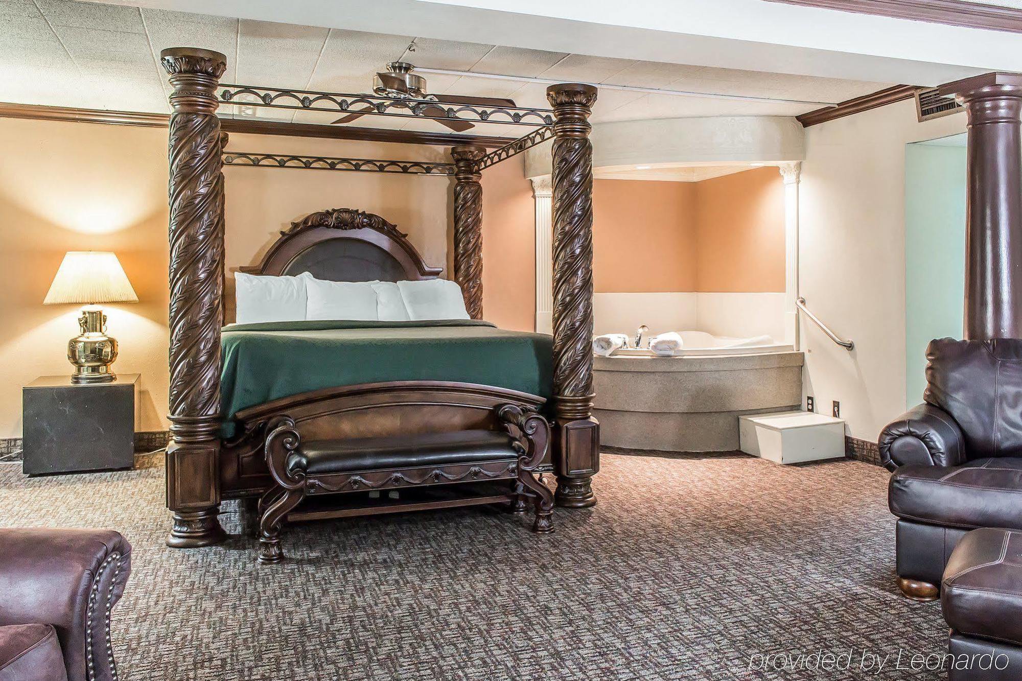 סטרודסברג Fairbridge Inn & Suites Poconos מראה חיצוני תמונה