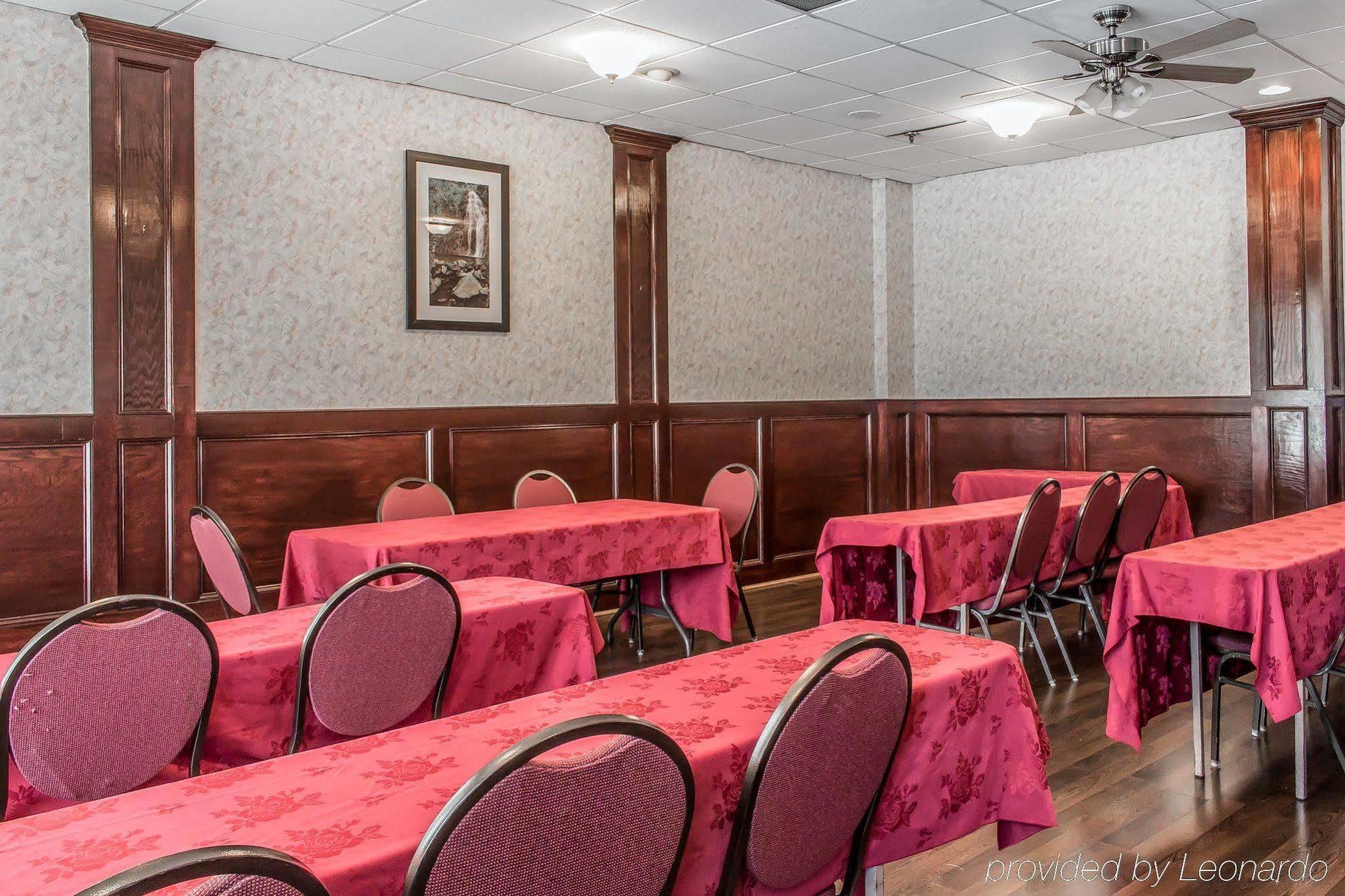 סטרודסברג Fairbridge Inn & Suites Poconos מראה חיצוני תמונה