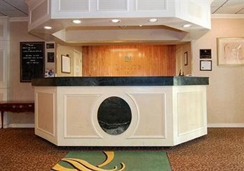 סטרודסברג Fairbridge Inn & Suites Poconos מראה חיצוני תמונה