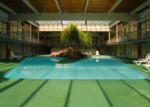 סטרודסברג Fairbridge Inn & Suites Poconos מראה חיצוני תמונה