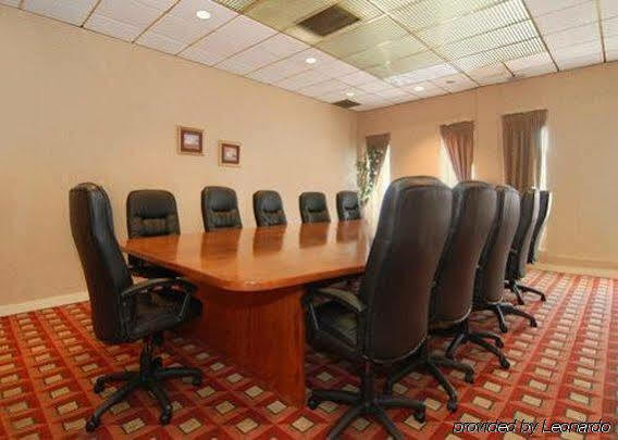 סטרודסברג Fairbridge Inn & Suites Poconos מראה חיצוני תמונה