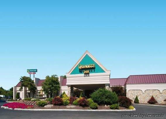 סטרודסברג Fairbridge Inn & Suites Poconos מראה חיצוני תמונה