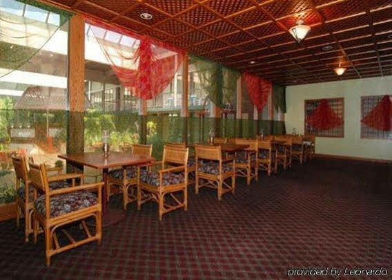 סטרודסברג Fairbridge Inn & Suites Poconos מראה חיצוני תמונה